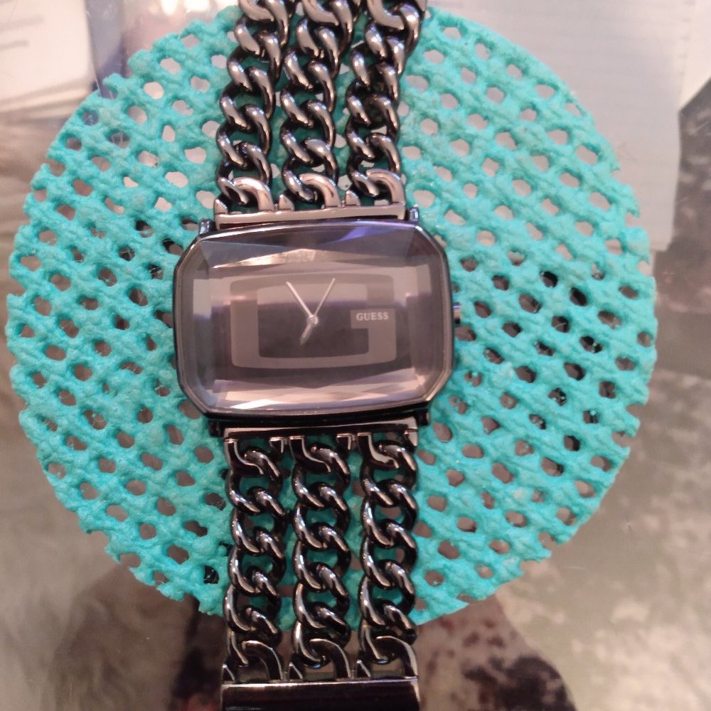 Guess women's bracelet watch